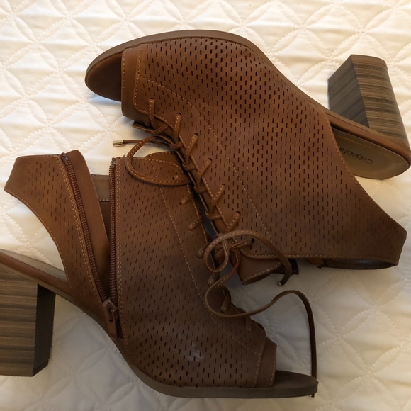 Heels - Picture 1 of 4